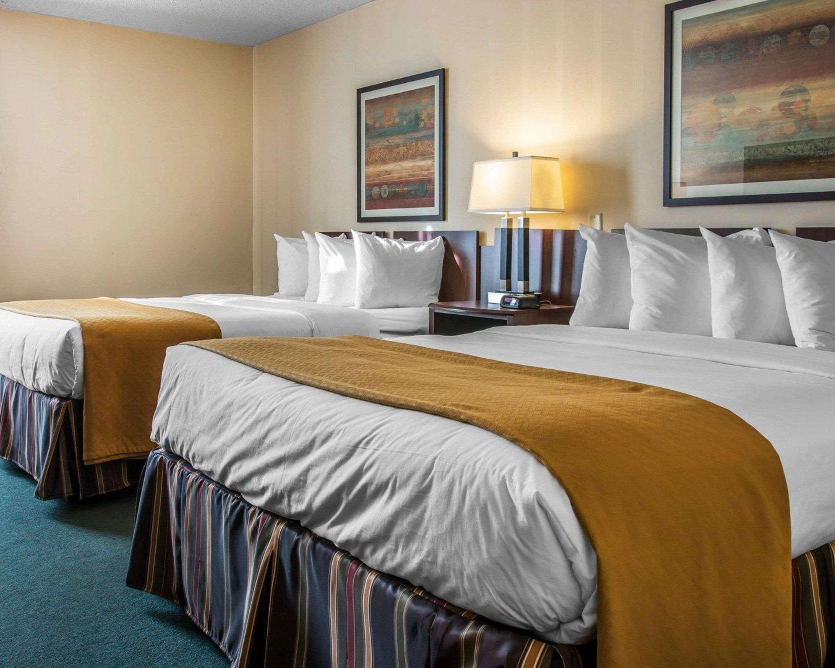 Quality Inn & Suites Escanaba North Exterior foto